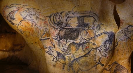 Photo de la Caverne du Pont d'Arc, espace de restitution de la Grotte Chauvet-Pont d'Arc - Gorges de l'Ardèche