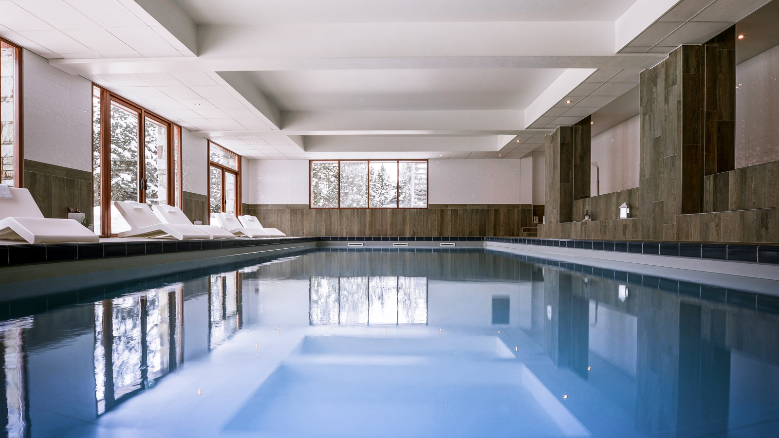 Hotel-Pic-Blanc_AlpeHuez_piscine