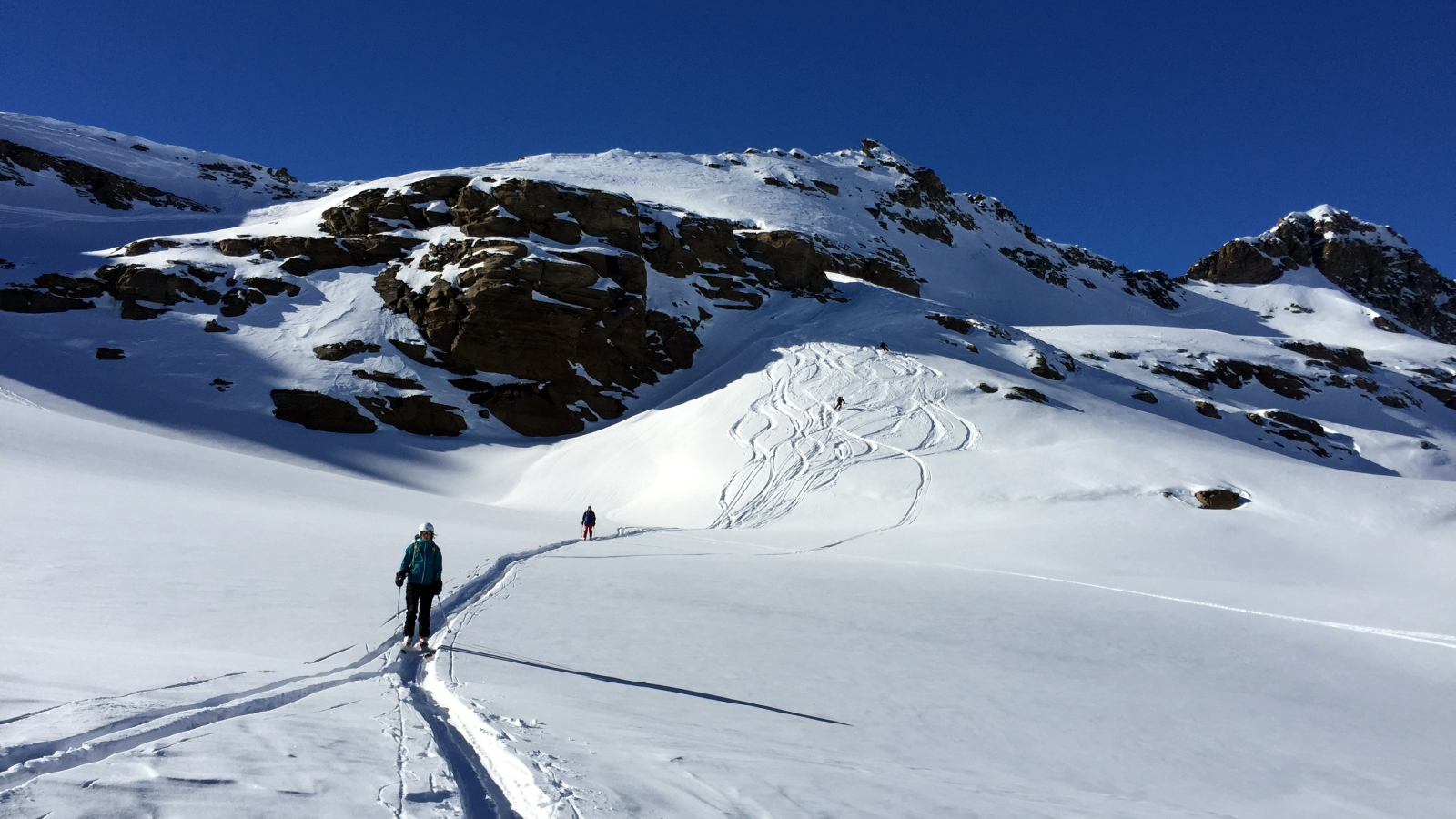Off-piste skiing with the Bessans Guides Office