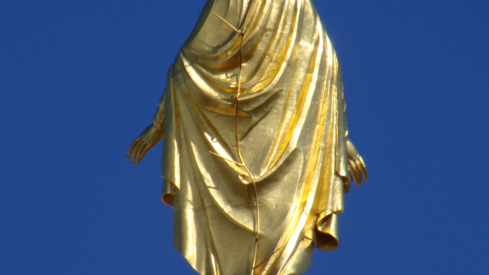 Statue de la Vierge dorée de la Basilique de Fourvière