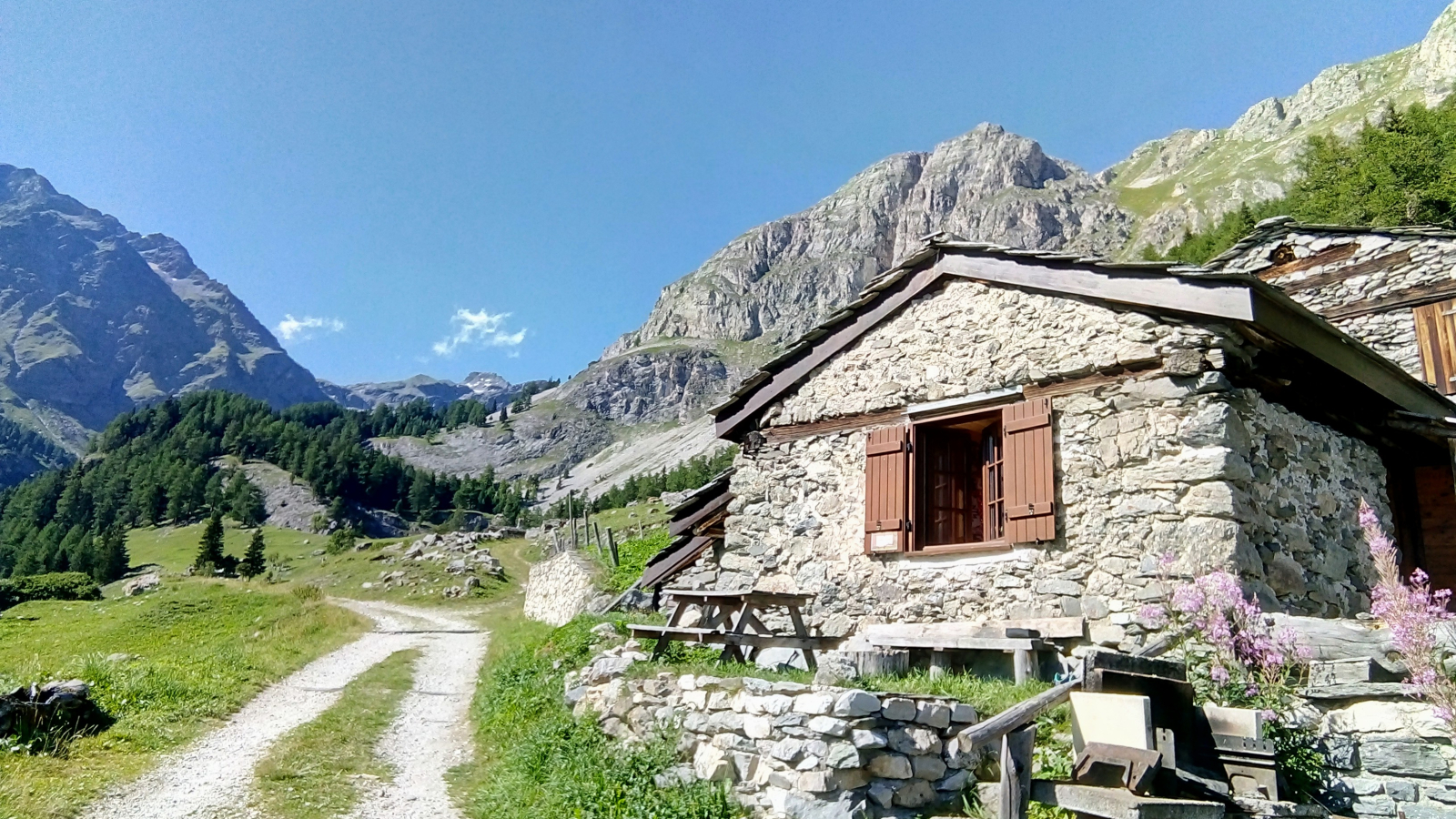 Rental of an alpine chalet in the Polset valley