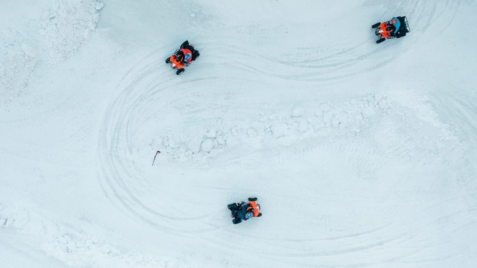 Vue en drone du circuit de quad sur glace