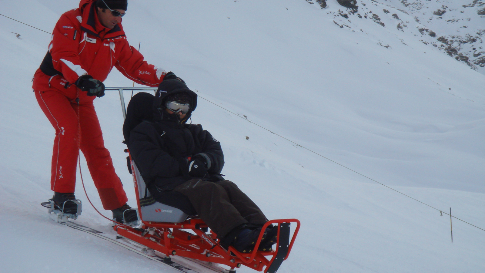 Tandem skiing with an instructor in Bonneval sur Arc