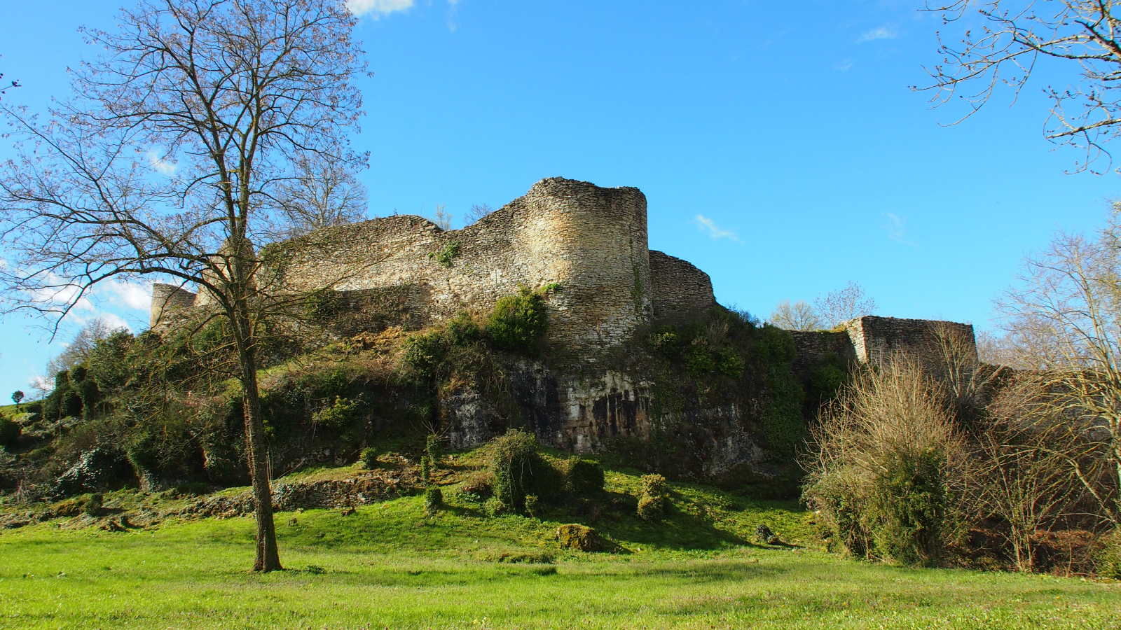 Fortifications colline Saint-Hippolyte