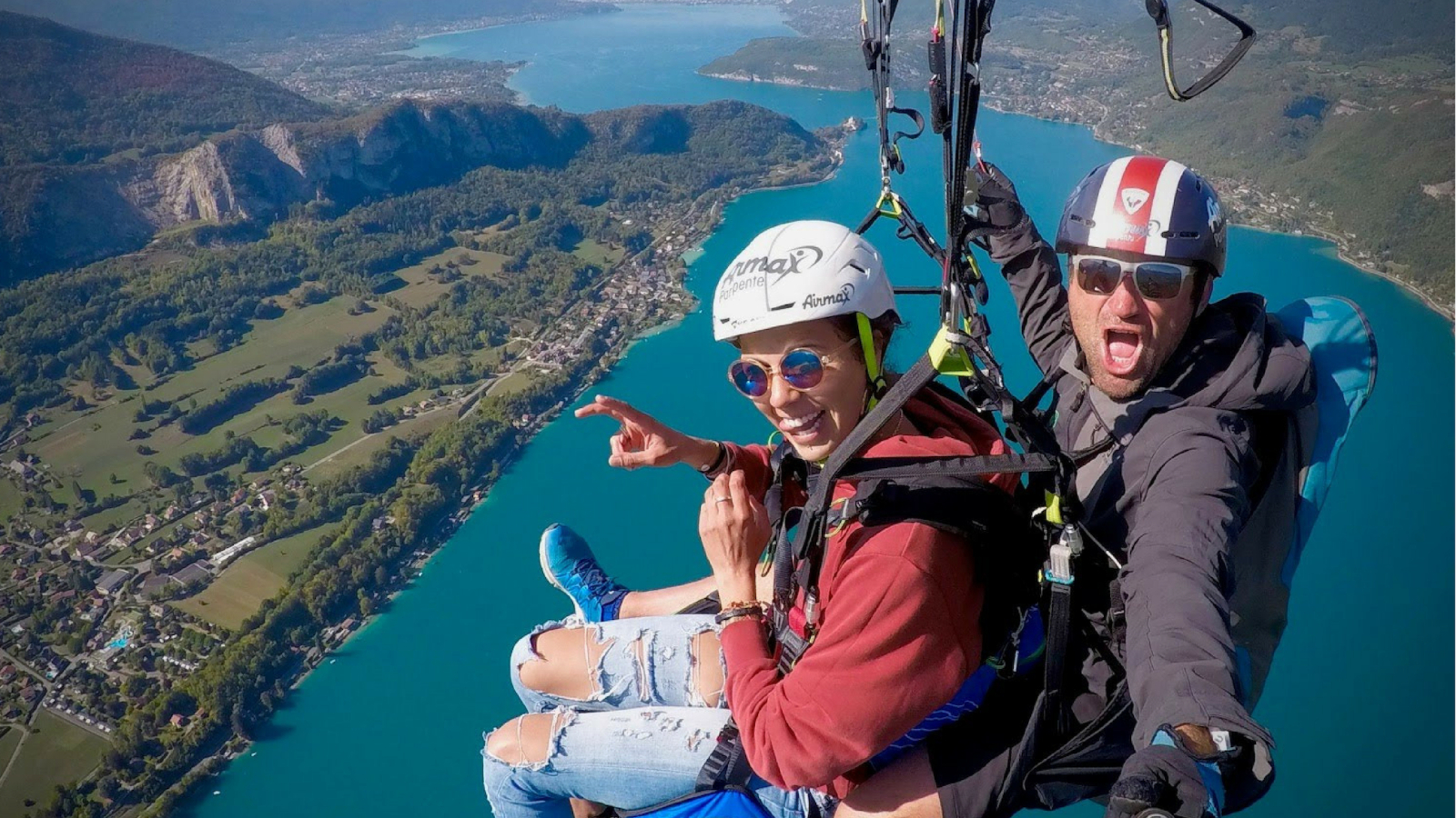 paragliding above lake Annecy