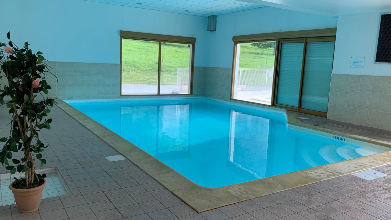 indoors swimming pool