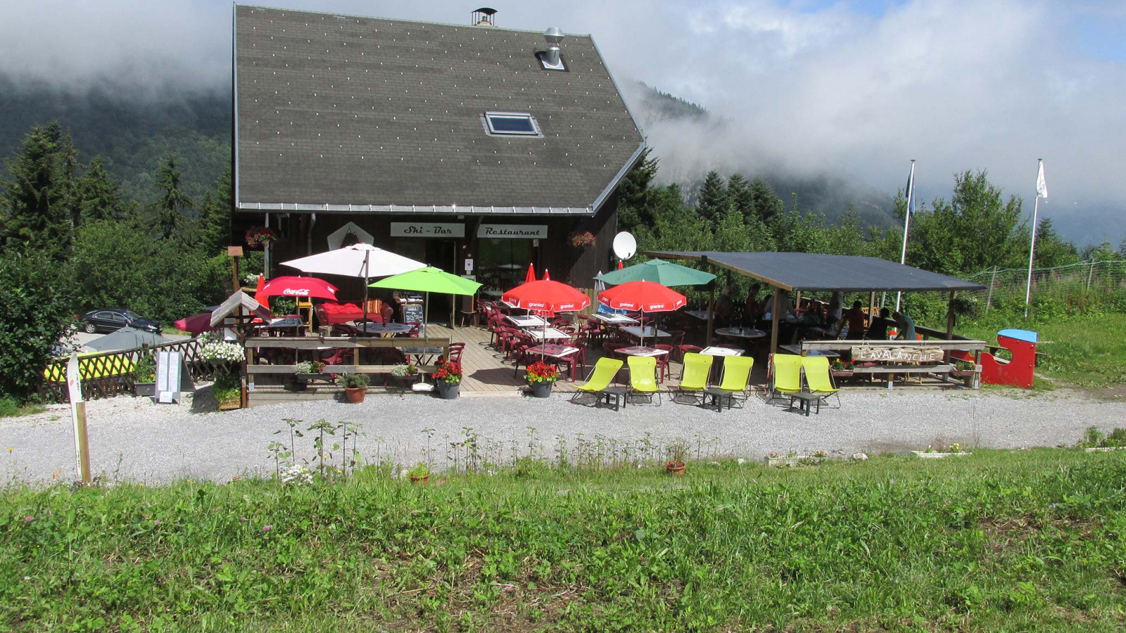 Restaurant at the foot of La Sambuy ski resort