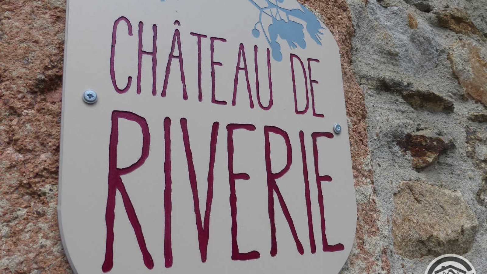 Chambres et Table d'Hôtes 'Château de Riverie' dans le village médiéval de Riverie -Lyonnais - Rhône : Bienvenue !