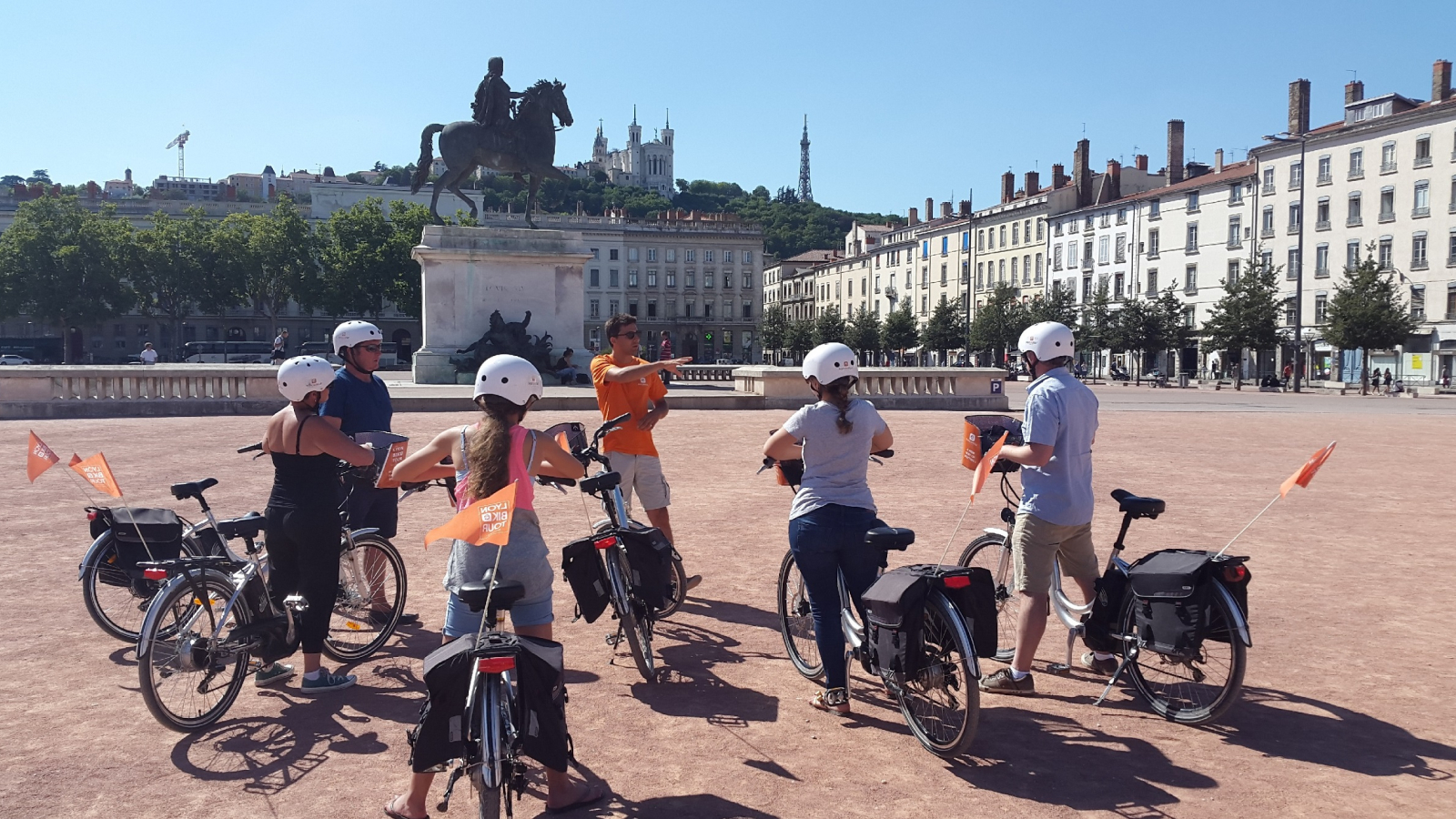 Lyon Bike Tour - Visite guidée_Bellecour