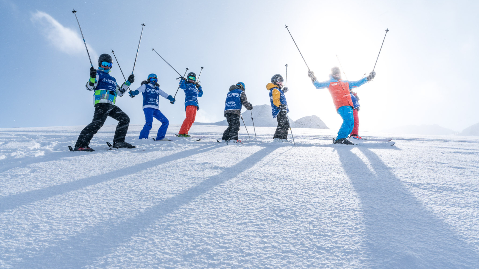 Are your teens too cool for (ski) school? Choose Pro Rider for freestyle, slalom and off-piste; Race Academy for budding ski racers or teen clinics for social skiiing.