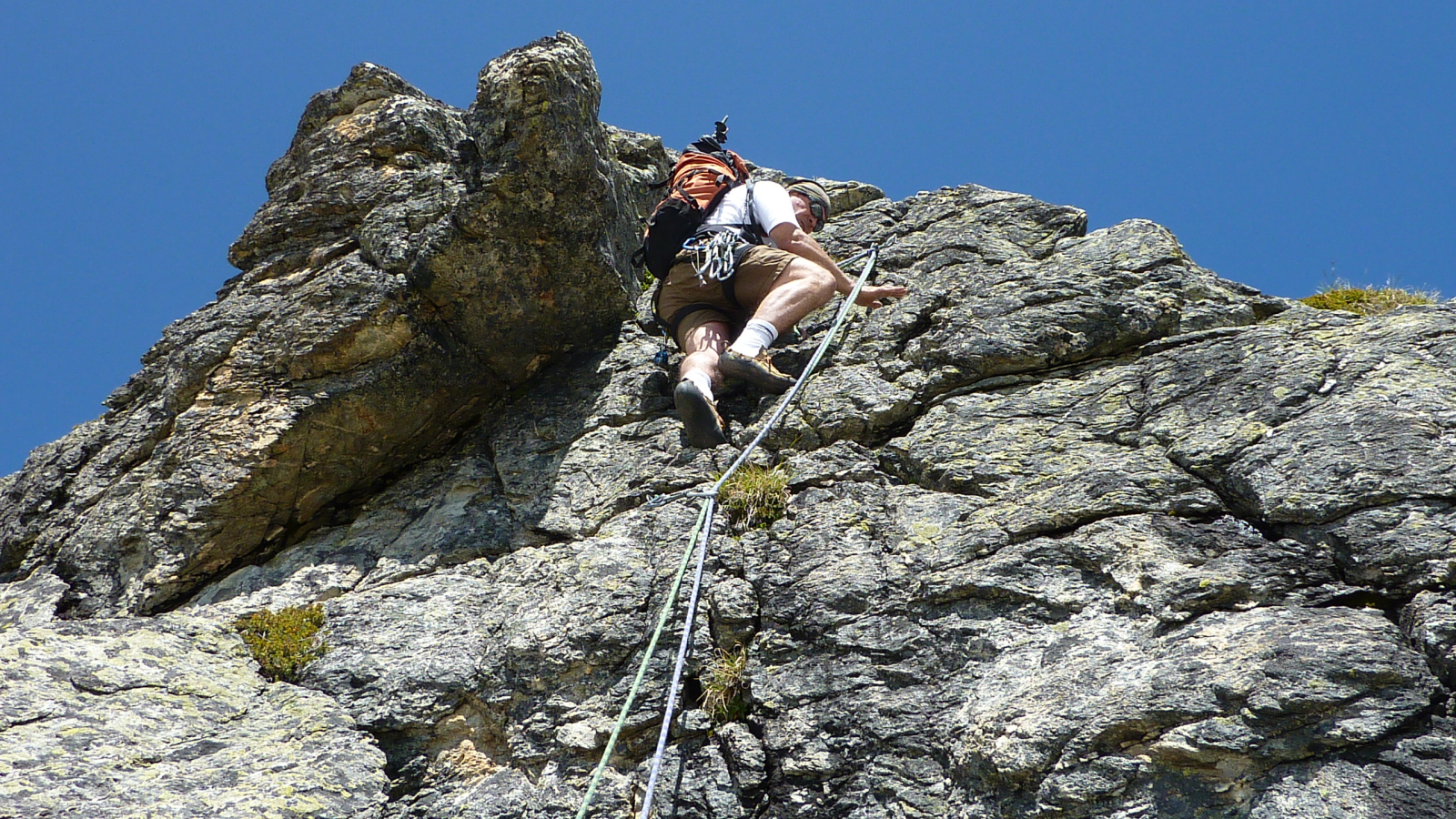 Prenez de la hauteur en pratiquant l'escalade sur les falaises en Tarentaise