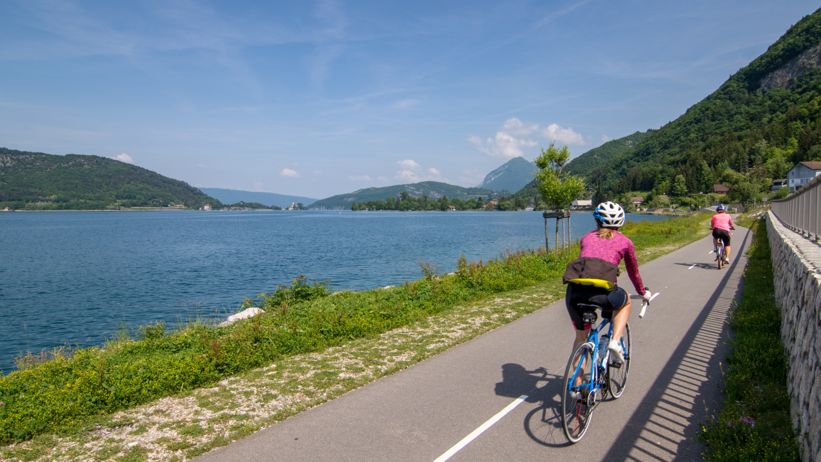 Vélo sur la voie verte autour du lac d'Annecy - Talloires