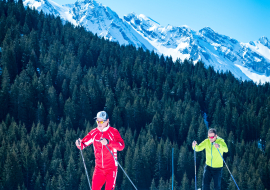 Leçon de ski de fond avec un moniteur