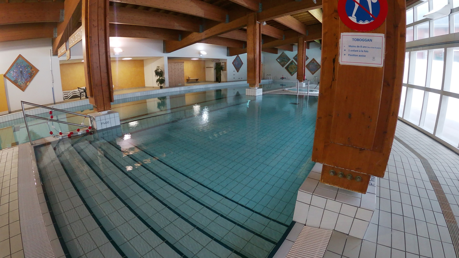 Swimming pool at the Glières Leisure Park in Val Cenis Lanslevillard