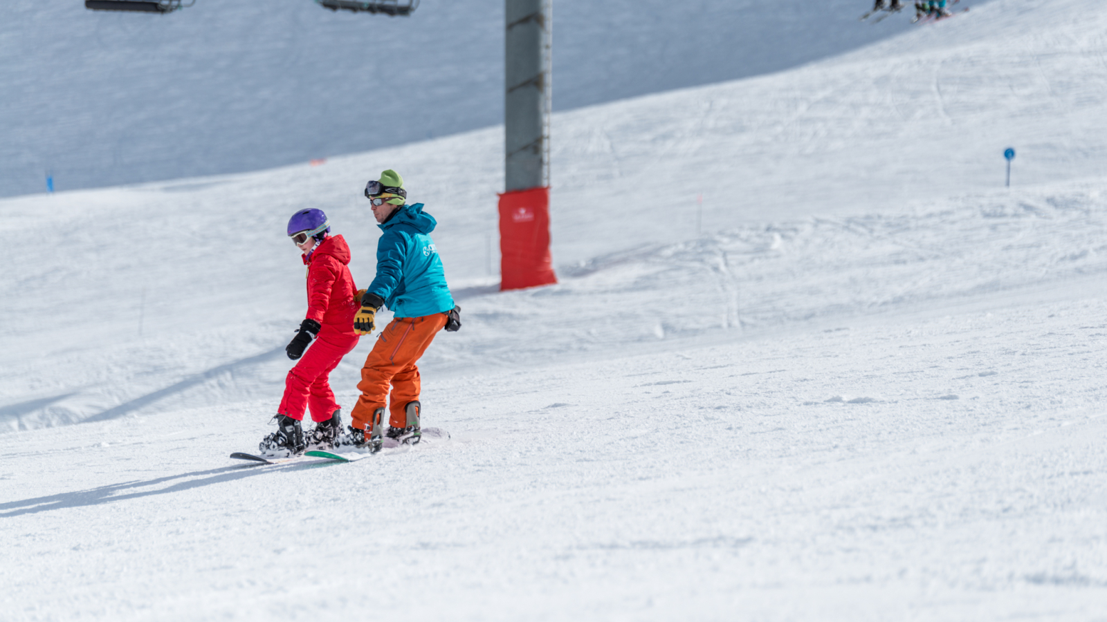 Le snowboard pour les adultes et les enfants