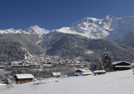 Les Contamines village in winter