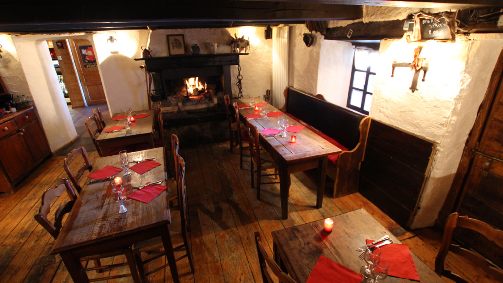 Le Petit Chaperon Rouge, lower dining room