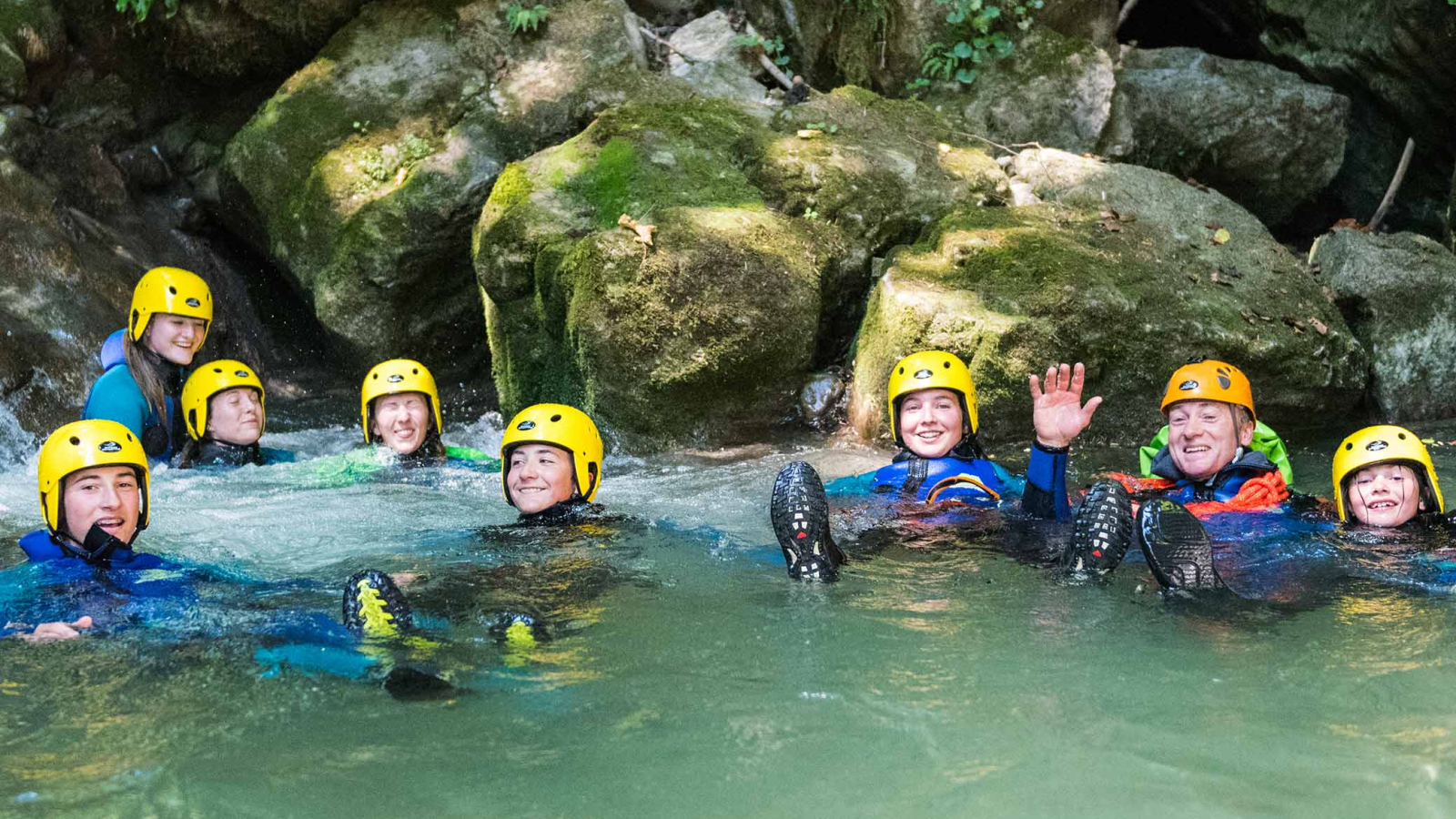 Canyoning discovery outing as a group