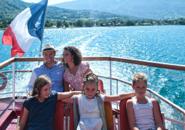 Family cruise on lake Annecy