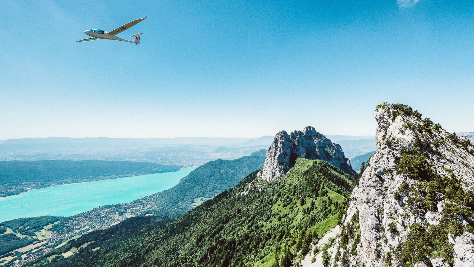 glider Sources lac Annecy mountains