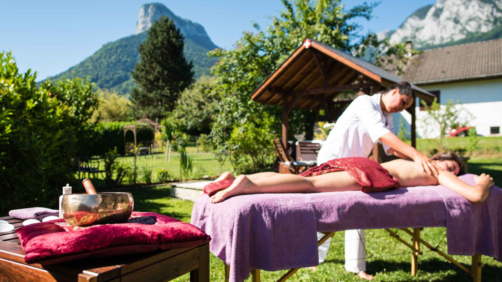 Massage en plein air au lac d'Annecy