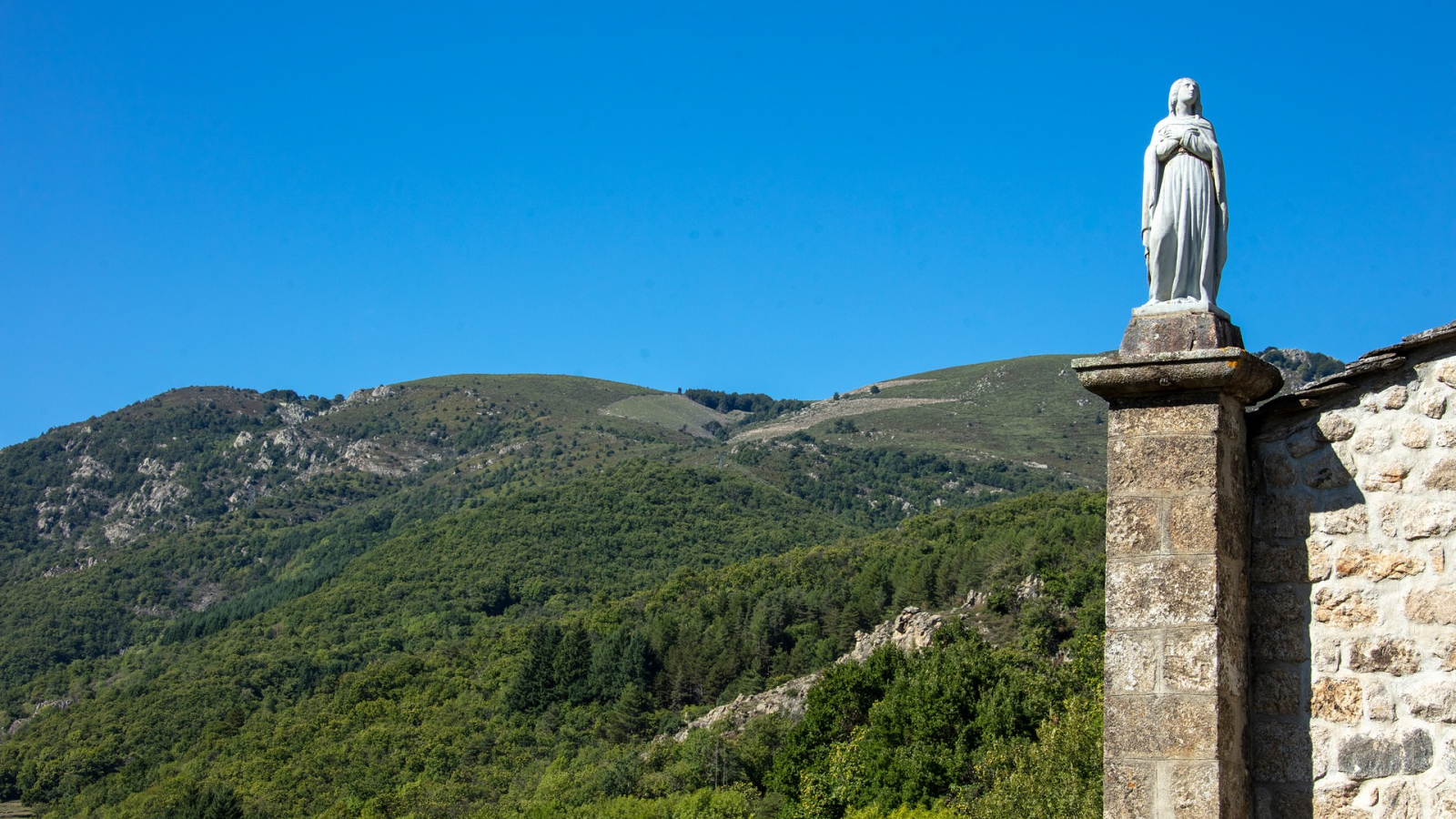 Montpezat-sous-Bauzon - Le Calvaire et Saint roch 2 ©sourcesetvolcans