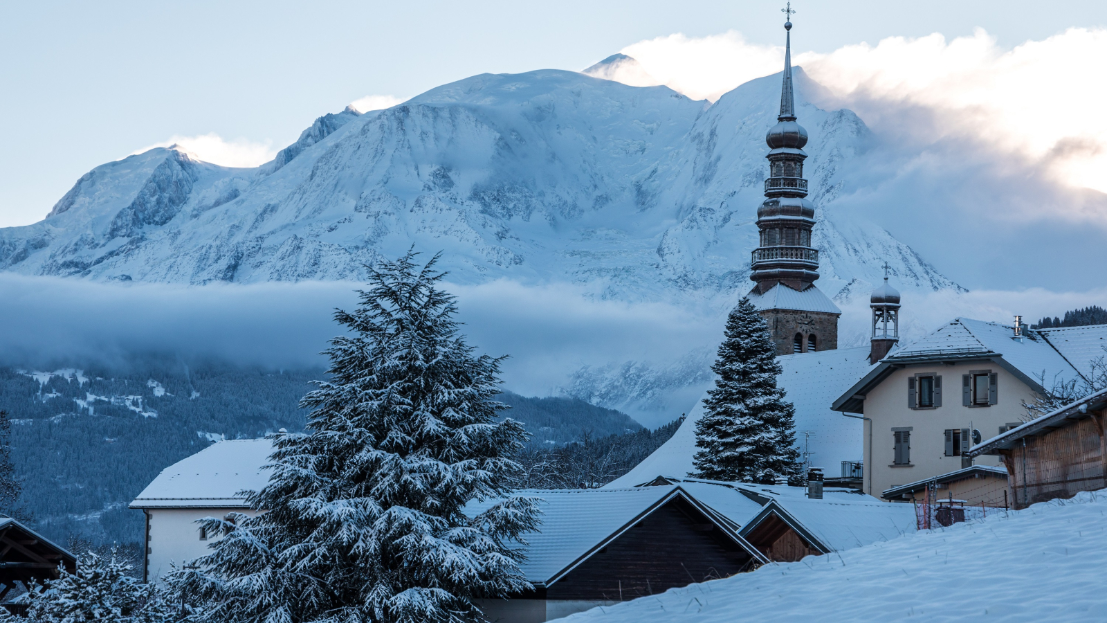 église et Mont-Blanc en hiver