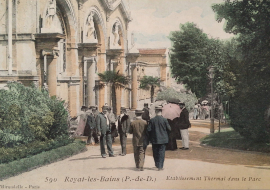 Façade des  Thermes de Royat, carte postale ancienne