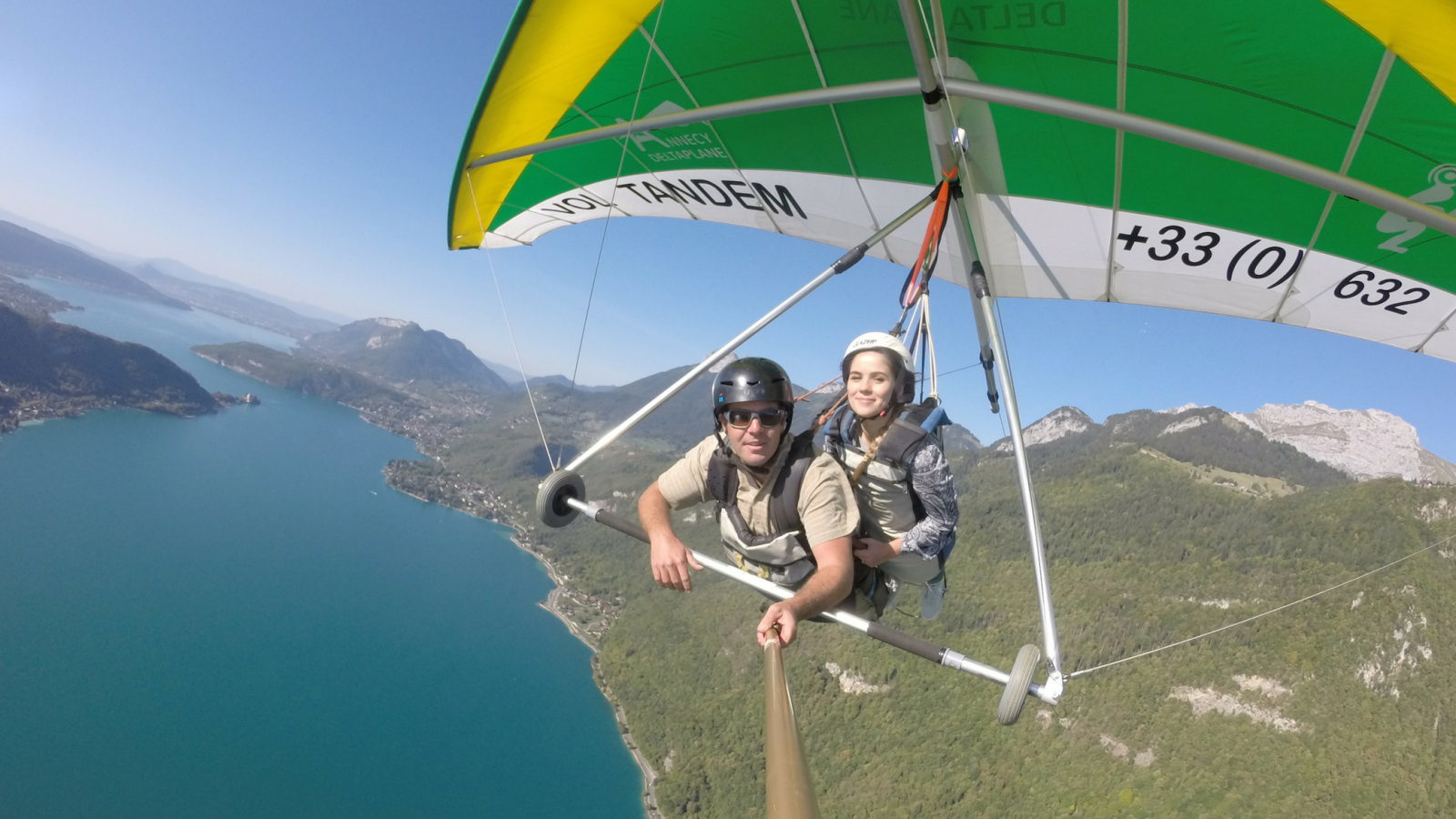 hang-gliding above lake Annecy
