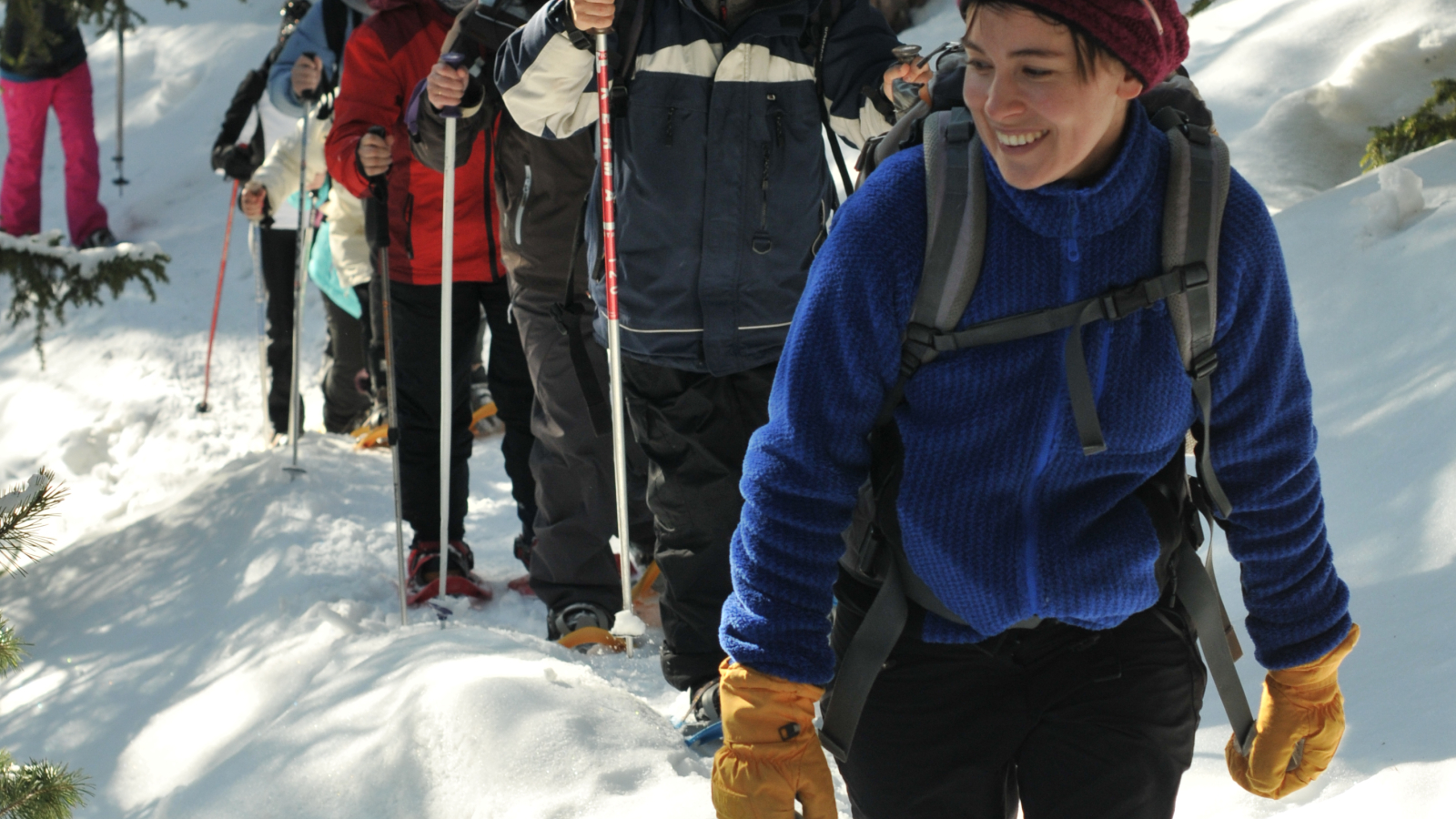 Group of snowshoers on a walk with the ESF of Valfréjus
