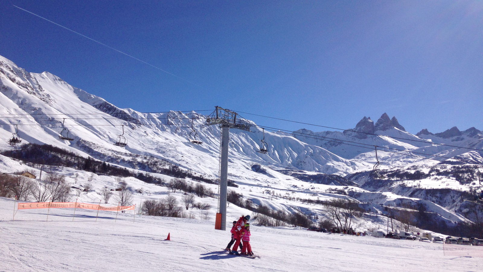 Ski lessons on the Impène slope