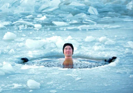 Photo of frozen lake bath Chamrousse