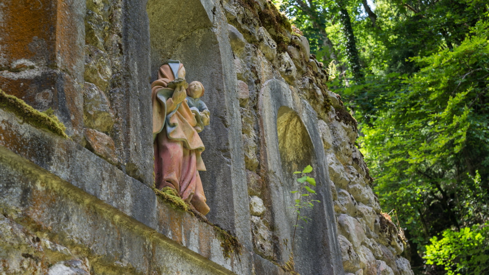La Vierge à l'enfant de la Porte d'Age au village du Reposoir