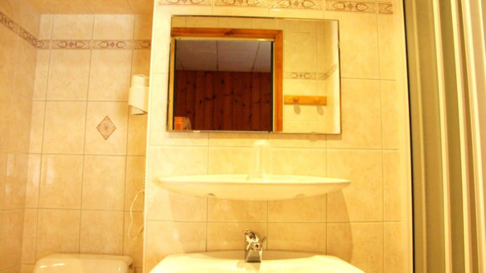 salle eau Hotel Les Granits, Combloux