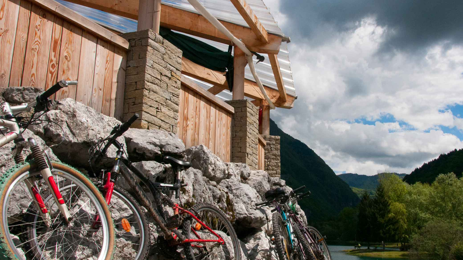 Mountain bike route artificial lake in  Marlens