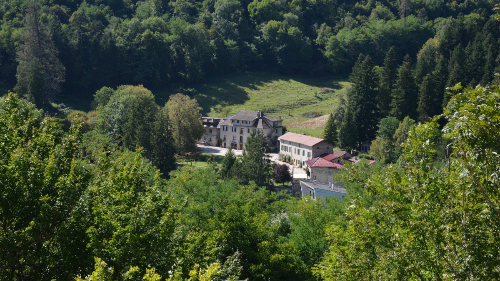 Abbaye de Saint Rambert en Bugey - Au coeur de la nature